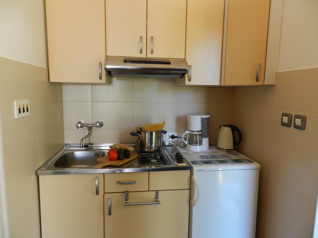 Apartments Lodra プーラ エクステリア 写真
