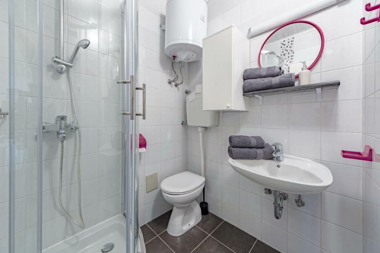 Apartments Lodra プーラ エクステリア 写真