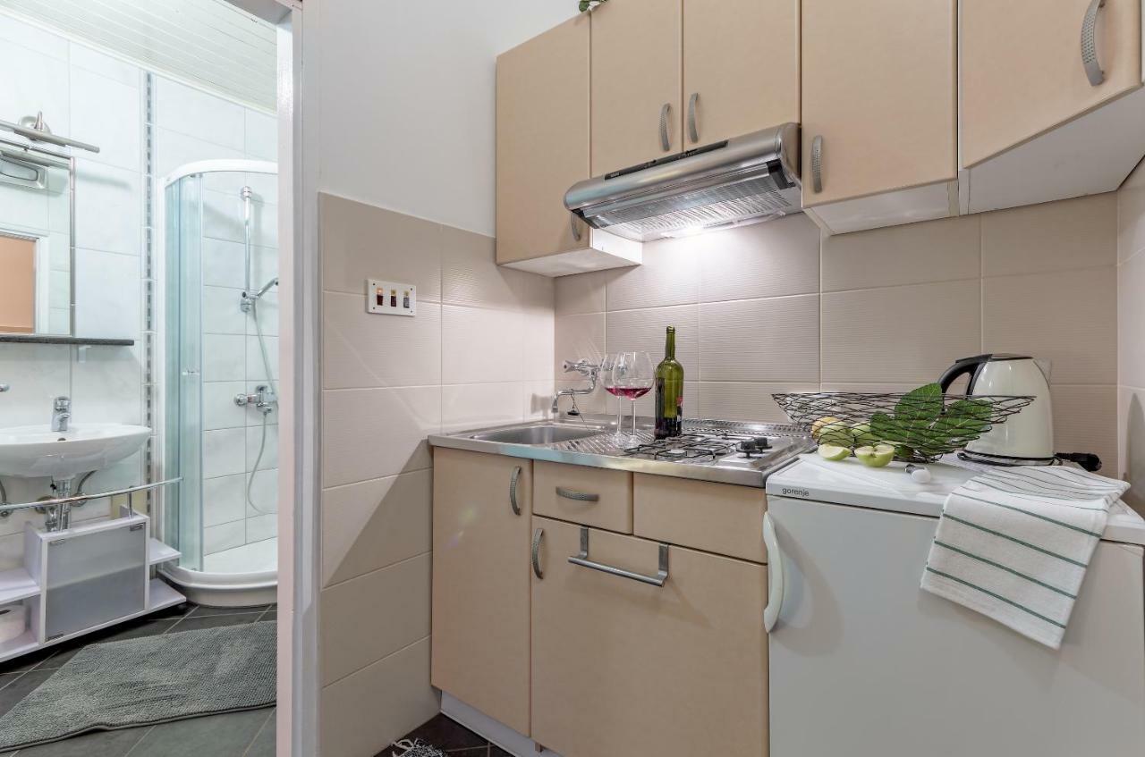 Apartments Lodra プーラ エクステリア 写真