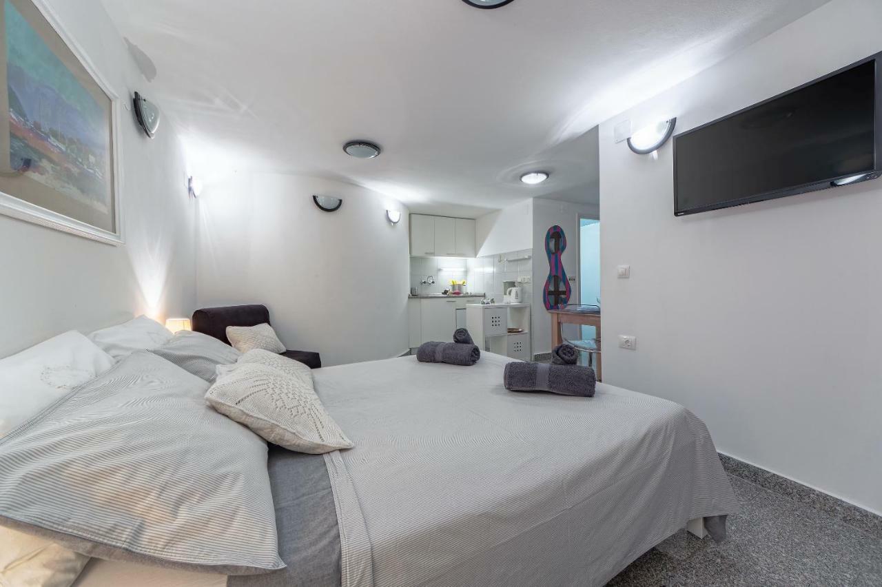 Apartments Lodra プーラ エクステリア 写真
