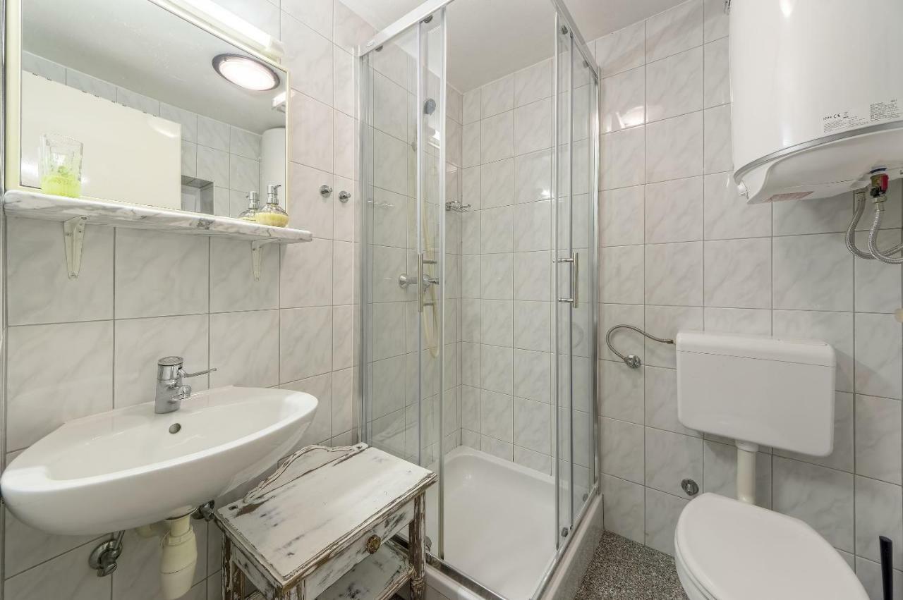 Apartments Lodra プーラ エクステリア 写真